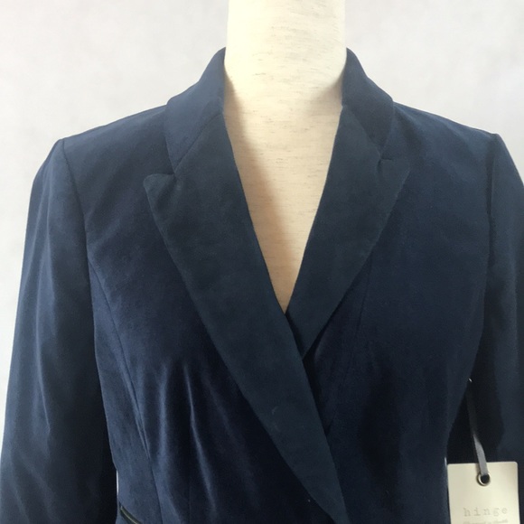 NWT Hinge Velvet Cropped Navy Blue Blazer with Suede Lapel Size M - Picture 2 of 11
